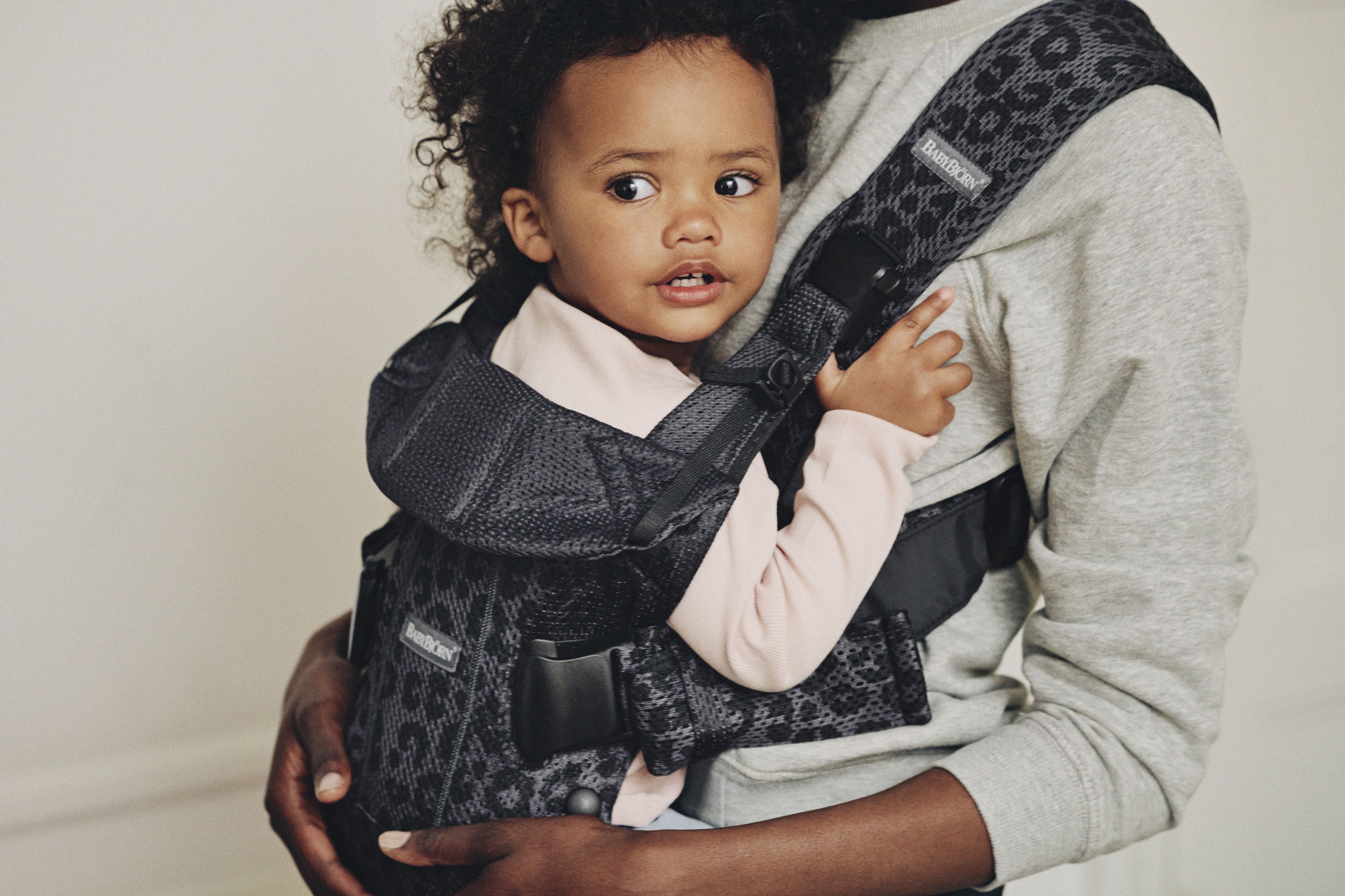 BABYBJÖRN Baby Carrier One Air - 3D MESH - Anthracite/Leopard