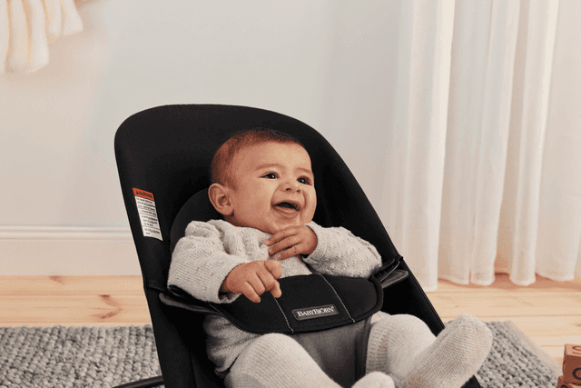 BabyBjörn Balance Soft Bouncer – Woven Black/Dark Grey