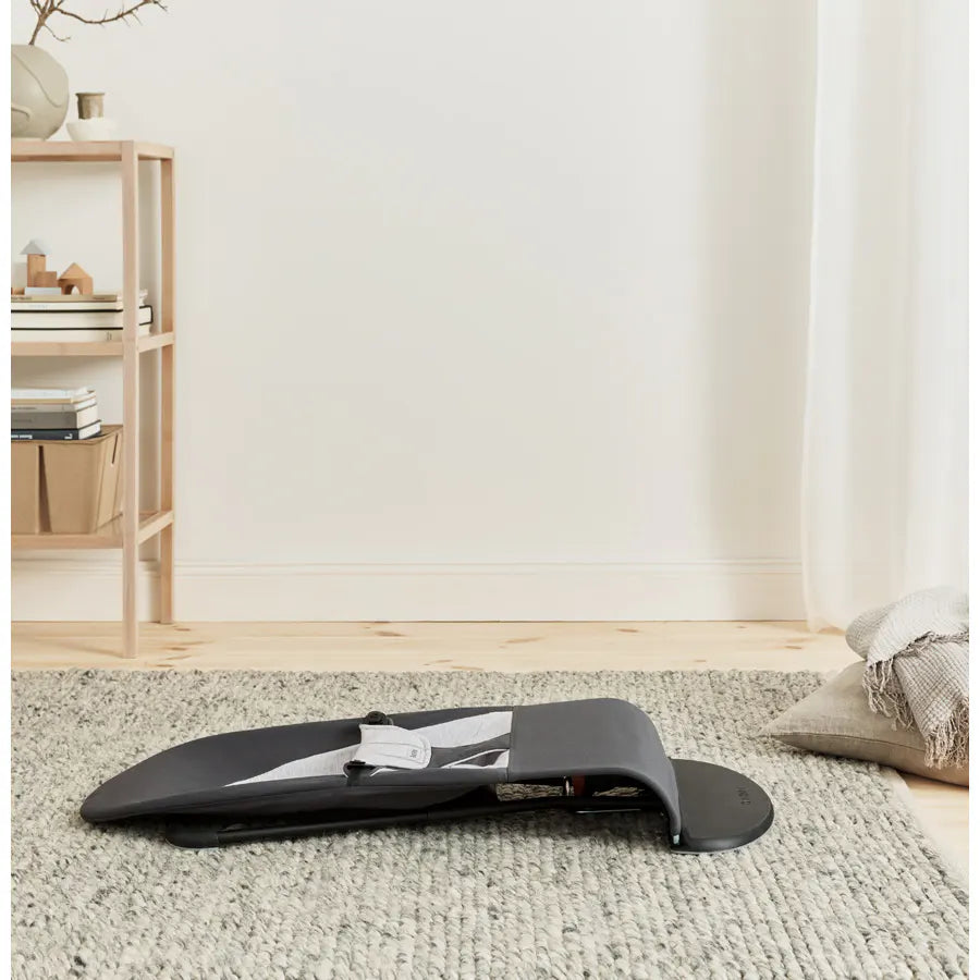 BabyBjörn Balance Soft Bouncer – Woven/Jersey Dark Grey