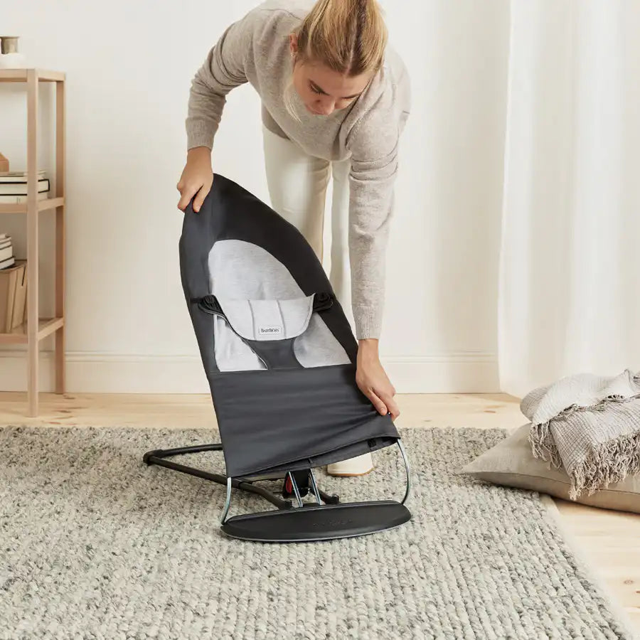 BabyBjörn Balance Soft Bouncer – Woven/Jersey Dark Grey